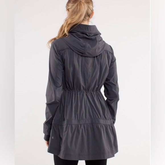 Lululemon Apres Practice Anorak jacket. Size 4 - Picture 2 of 15